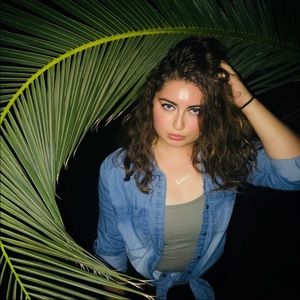 Meet your Posher, Jasmin